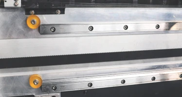 Dual guide rails
